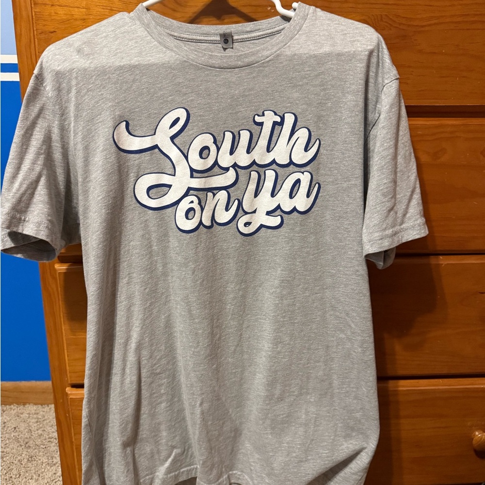 Gray Graphic Tee - South on Ya